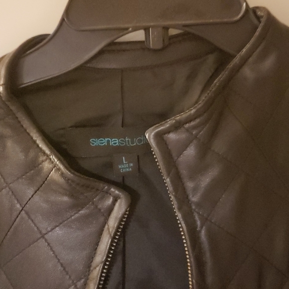 Black Leather Jacket Size Large - Picture 4 of 8